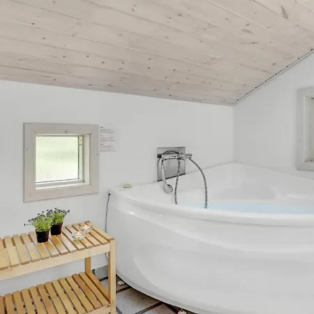 Cozy In Nexo With Sauna Holiday home Snogebaek